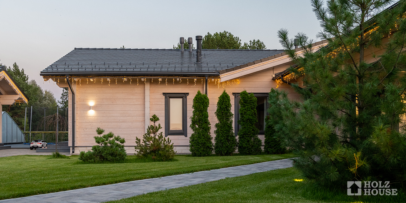 Подсветка фасада загородного дома