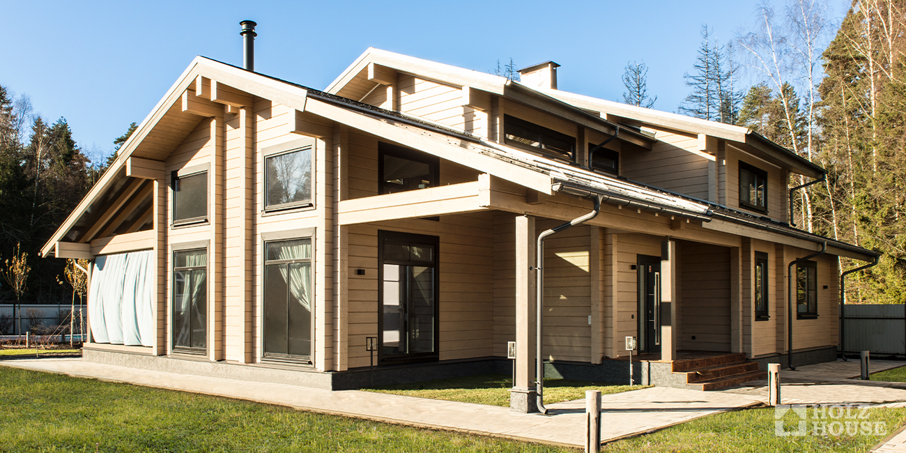 Что лучше – клееный брус или оцилиндрованное бревно