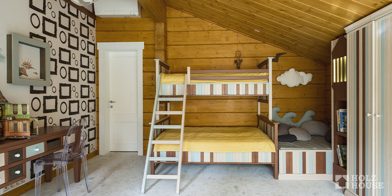 Покраска дома из клееного бруса