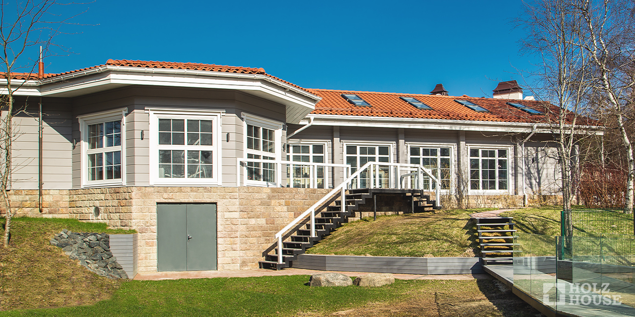 Как построить дом на склоне