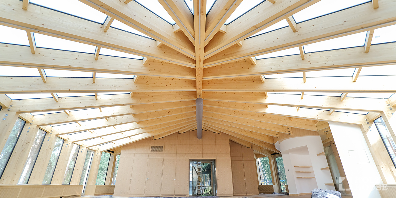 Стеклянная крыша в частном доме