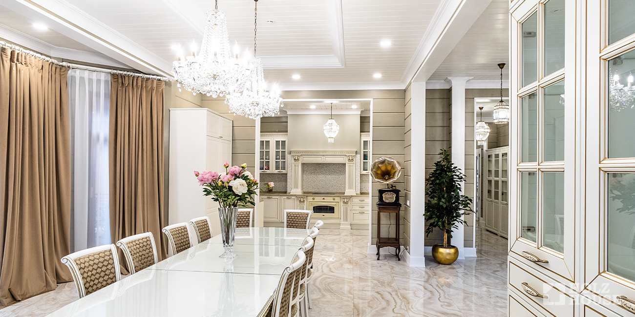 Потолок в доме из клееного бруса