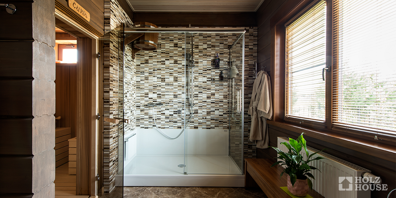 Душевая кабина в доме из клееного бруса