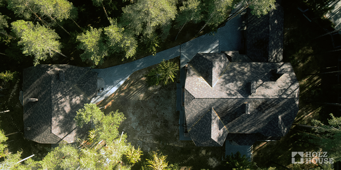 Крыша в доме из клееного бруса