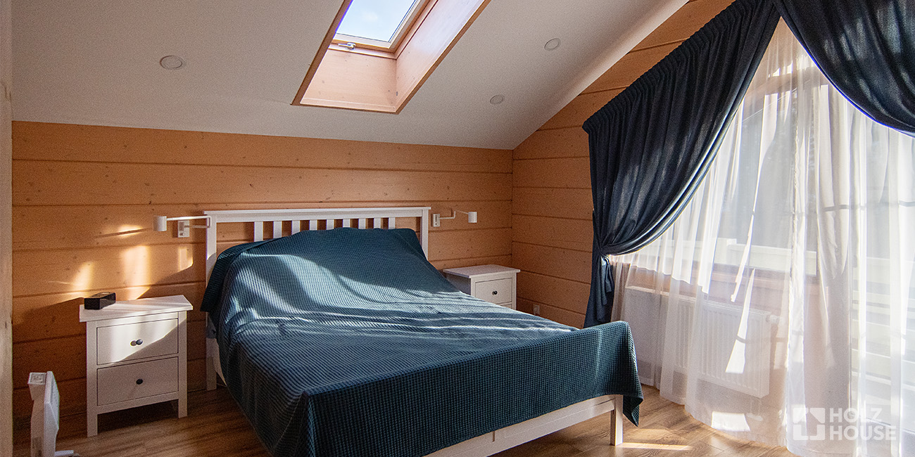 Мансардные окна в спальне: достаточно ли света и как организовать пространство