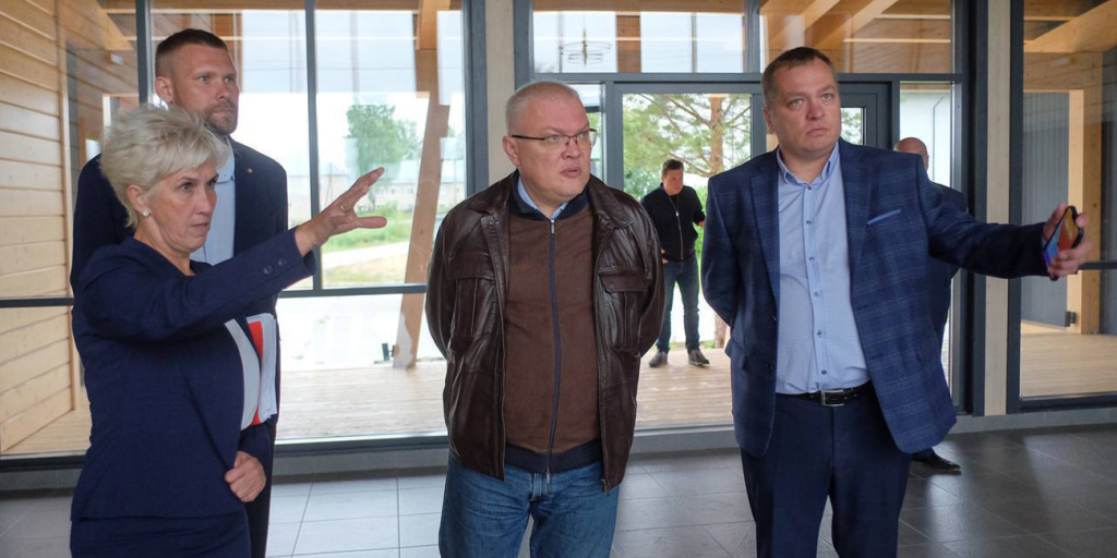 Губернатор Соколов посетил производство Holz House