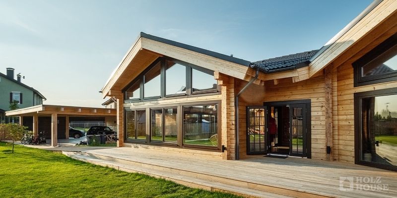 Одноэтажный коттедж с террасой и балконом по проекту по проекту Женева - фото 3 на сайте Holz House