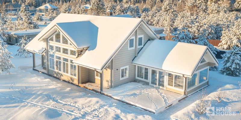 Двухэтажный коттедж с разноуровневой кровлей по проекту Хельсинки - фото 9 на сайте Holz House