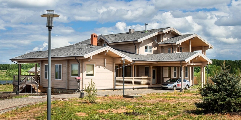 Двухэтажный дом с террасой и балконом по проекту Эра - фото 3 на сайте Holz House