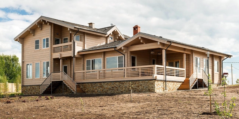 Двухэтажный дом с террасой и балконом по проекту Эра - фото 4 на сайте Holz House