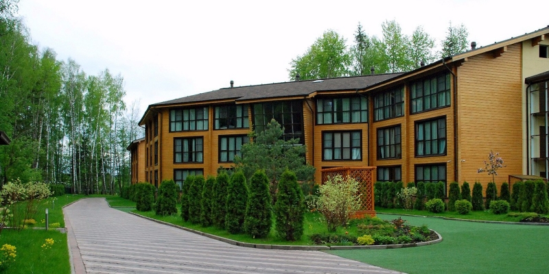 Загородный отель из клееного бруса Les Art Resort - фото 1 на сайте Holz House