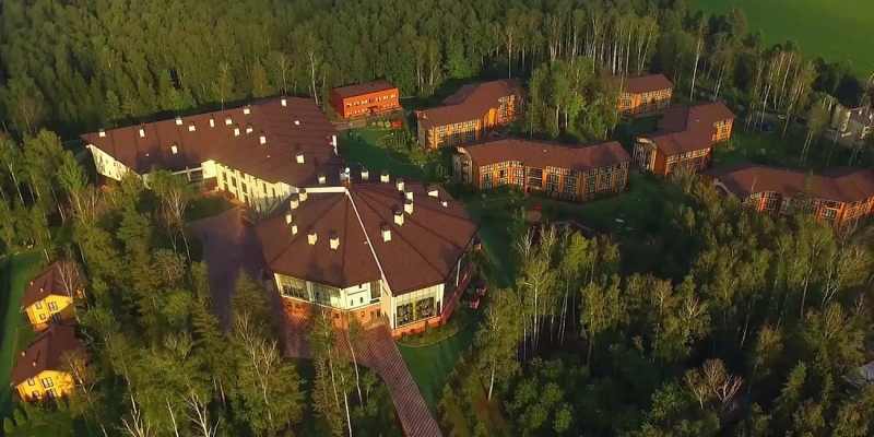 Загородный отель из клееного бруса Les Art Resort - фото 12 на сайте Holz House