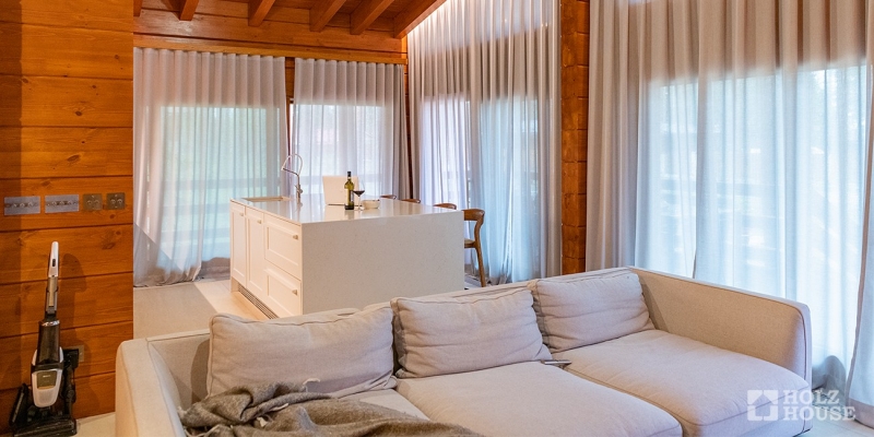 Одноэтажный дом из клееного бруса в стиле шале с террасой по проекту Лугано - фото 16 на сайте Holz House