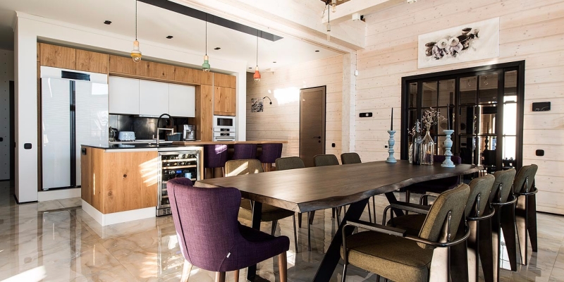 Светлый двухэтажный дом из клееного бруса по проекту Монтелимар- фото 8 на сайте Holz House