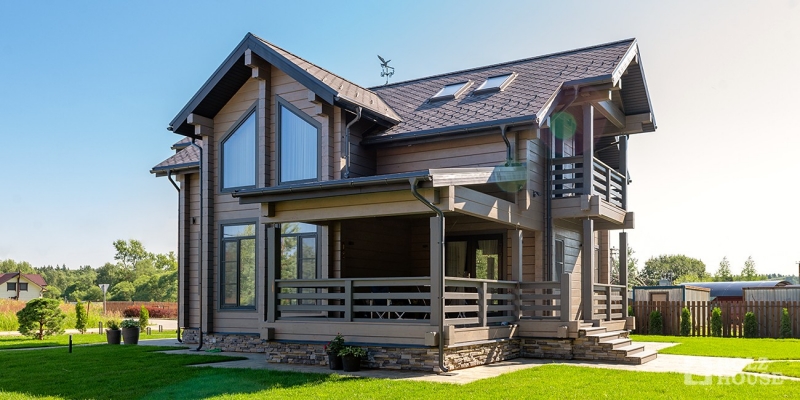 Двухэтажный дом со вторым светом, балконом и террасой по проекту Прага-мини - фото 2 на сайте Holz House