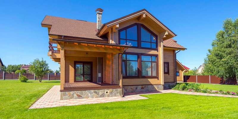 Двухэтажный дом из клееного бруса по проекту Риверхаус - фото 1 на сайте Holz House
