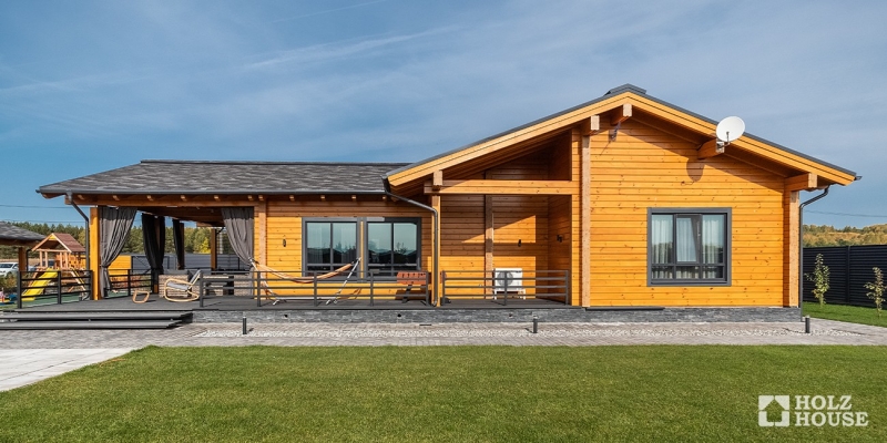 Одноэтажный дом с террасой в скандинавском стиле по проекту Веллингтон - фото 2 на сайте Holz House