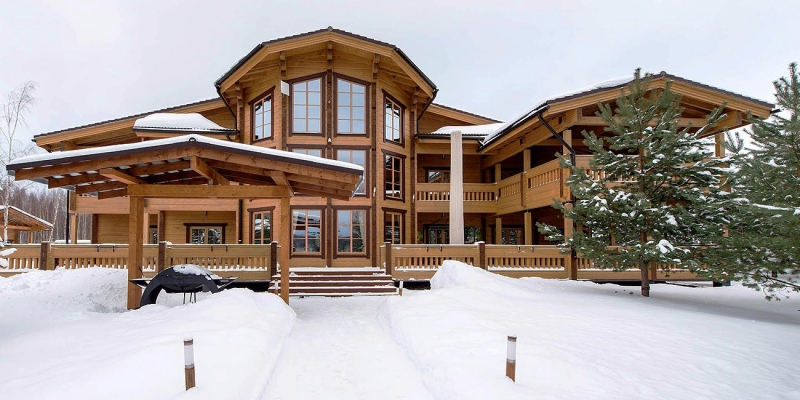 Усадьба из клееного бруса по проекту Волга - фото 1 на сайте Holz House