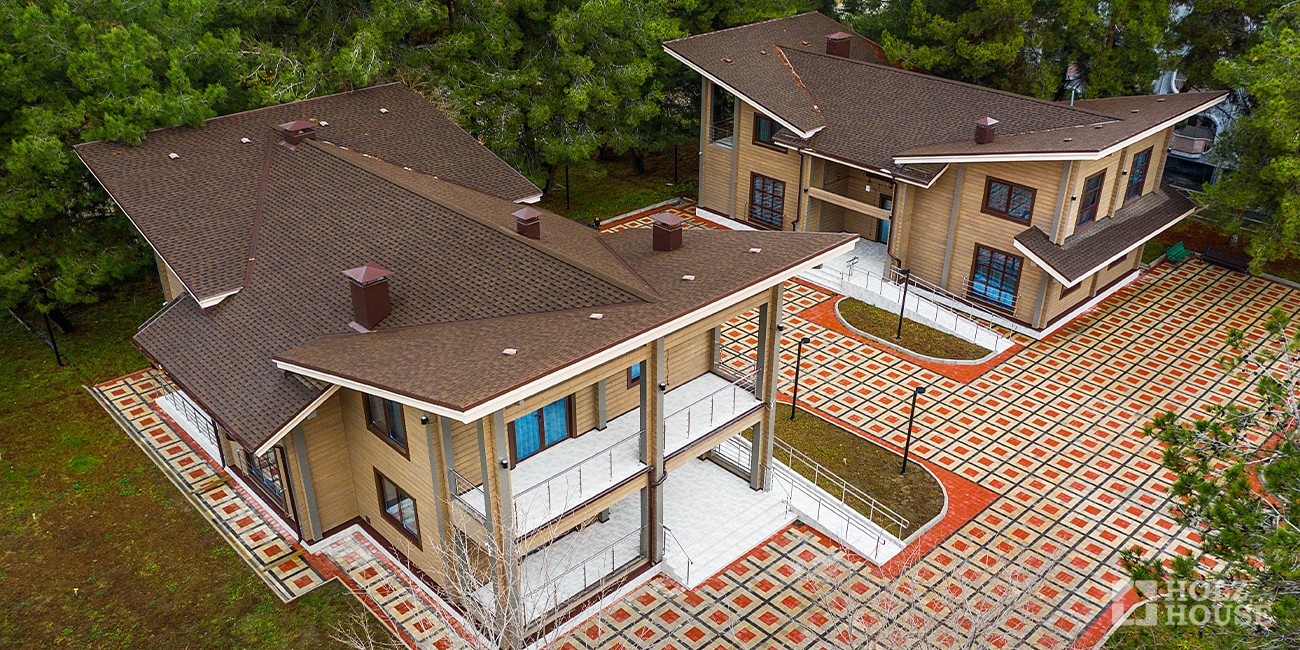 Двухэтажная усадьба из клееного бруса по проекту Пицунда - фото 8 на сайте Holz House