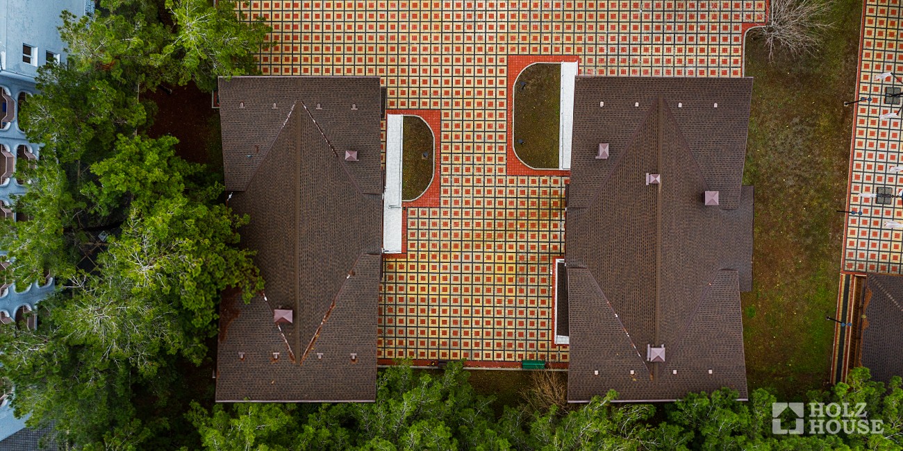 Двухэтажная усадьба из клееного бруса по проекту Пицунда - фото 10 на сайте Holz House